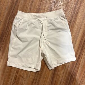 Lululemon Zeroed In White Shorts 7 Inch Small